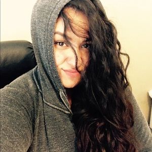 Meet your Posher, Gloria